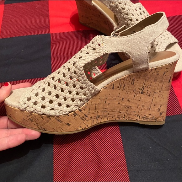 WEDGES - Picture 3 of 7